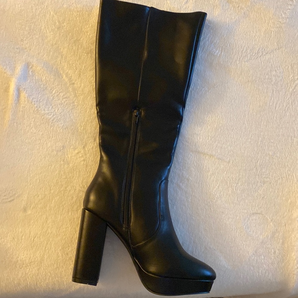 High heeled boots